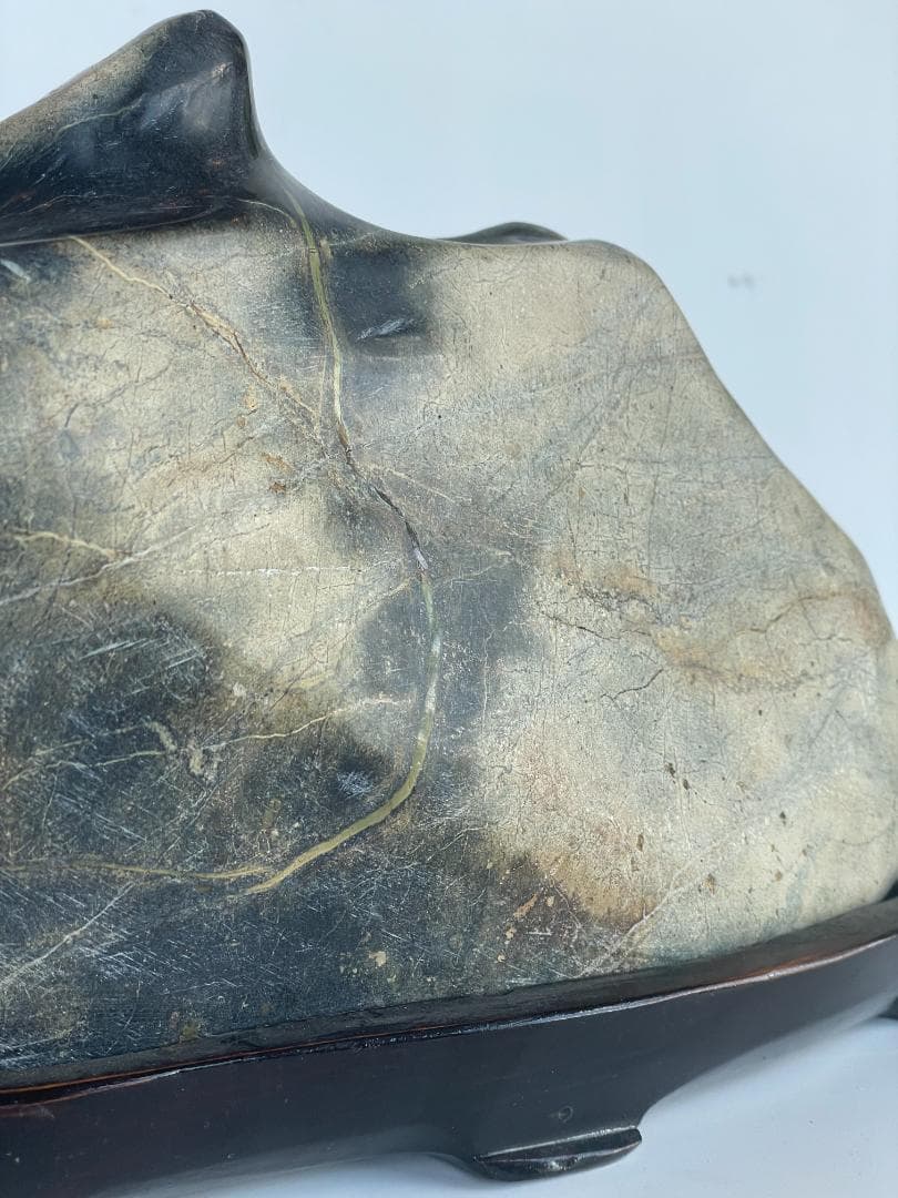 白蛇 蛇石 縁起物 弁財天 富 開運 天然石 パワーストーン 白滝権現 台座付