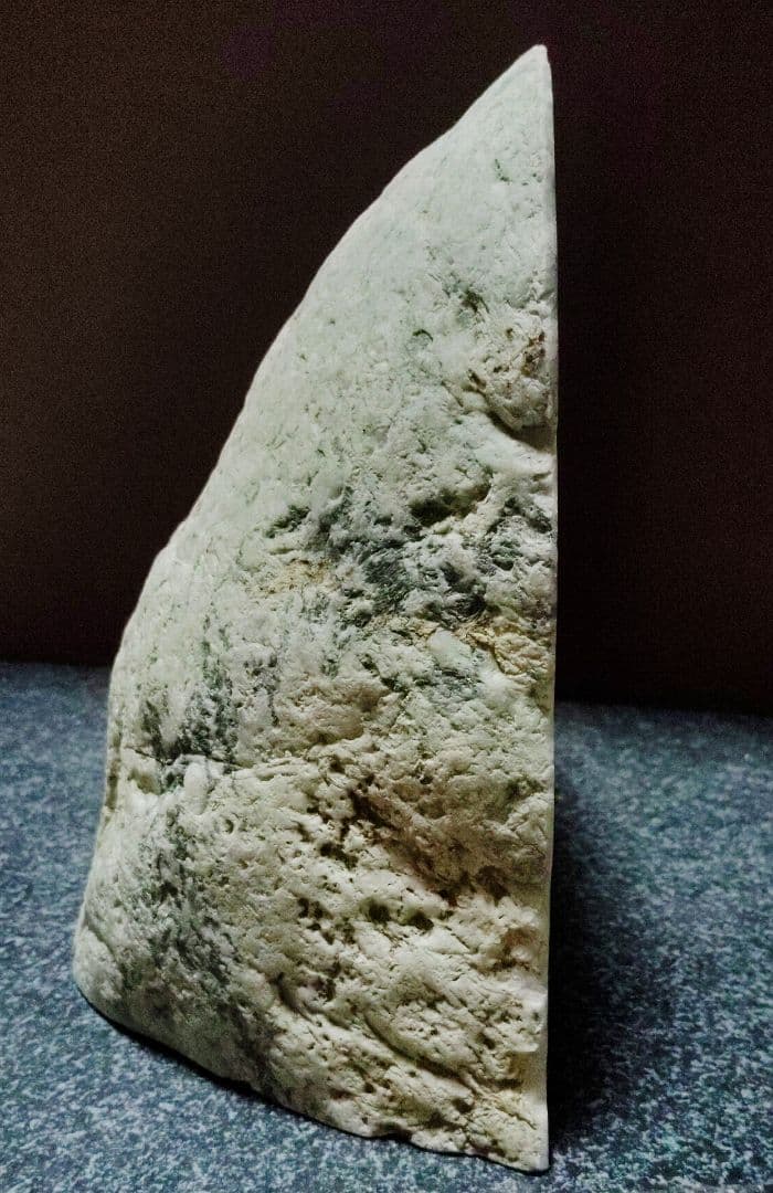 ★翡翠原石★糸魚川硬玉【小滝・川ズレ・転石カット3.6kg】