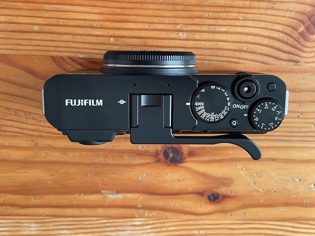 【美品】FUJIFILM X-E4 ボディ