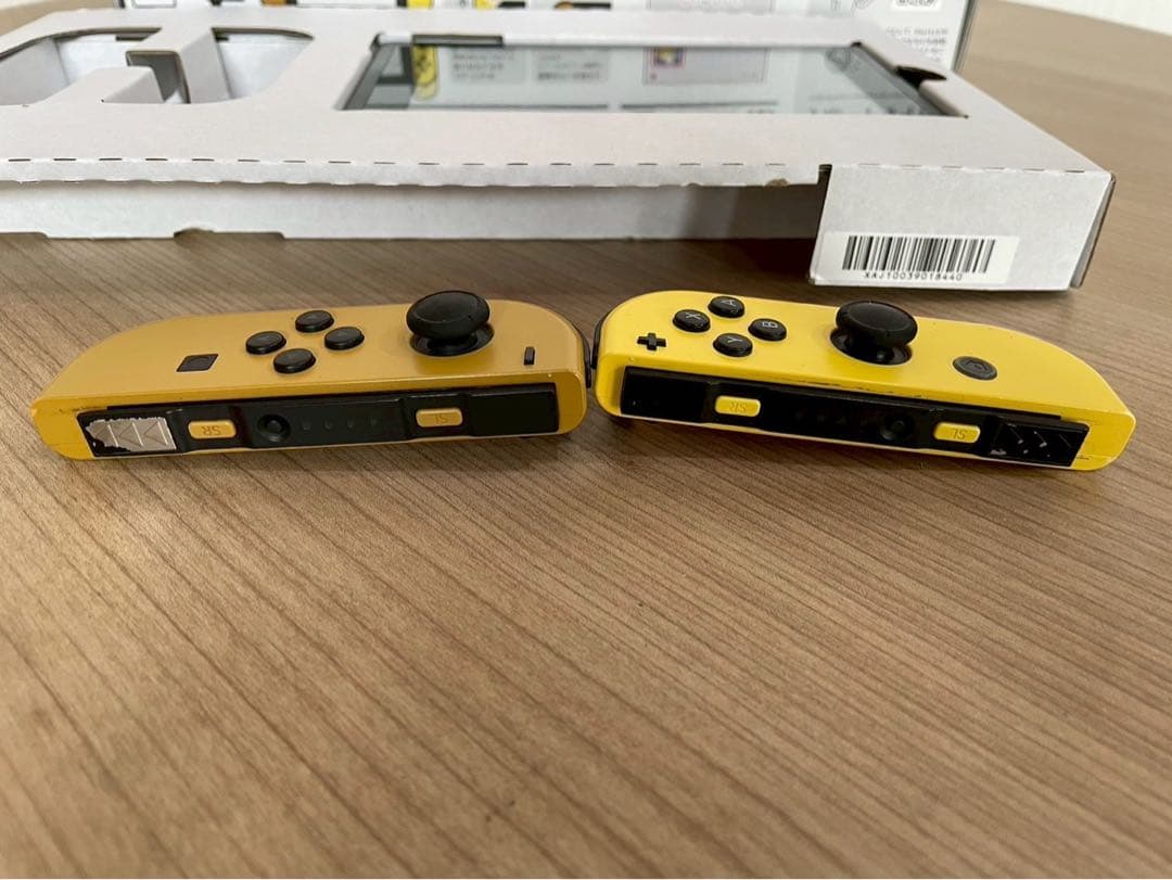 【美品】Nintendo Switch ピカチュウ＆イーブイver