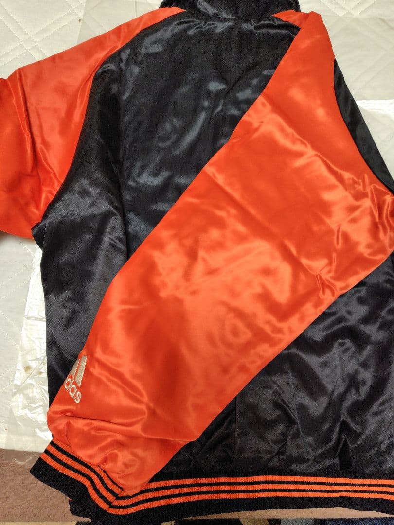 巨人　読売ジャイアンツ スタジャン adidas製