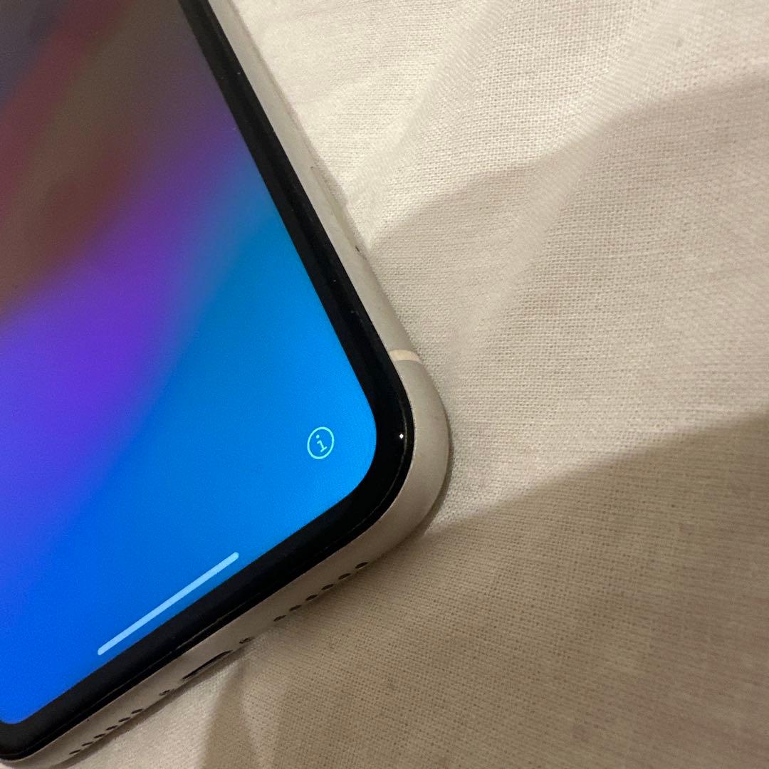 ア*ラ様 美品 Apple iPhone 11 ホワイト 本体 64GB