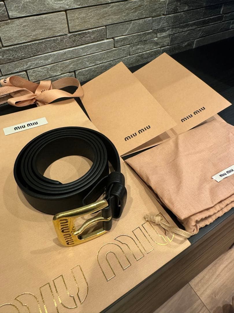 miu miu ナッパレザー ベルト 男女兼用