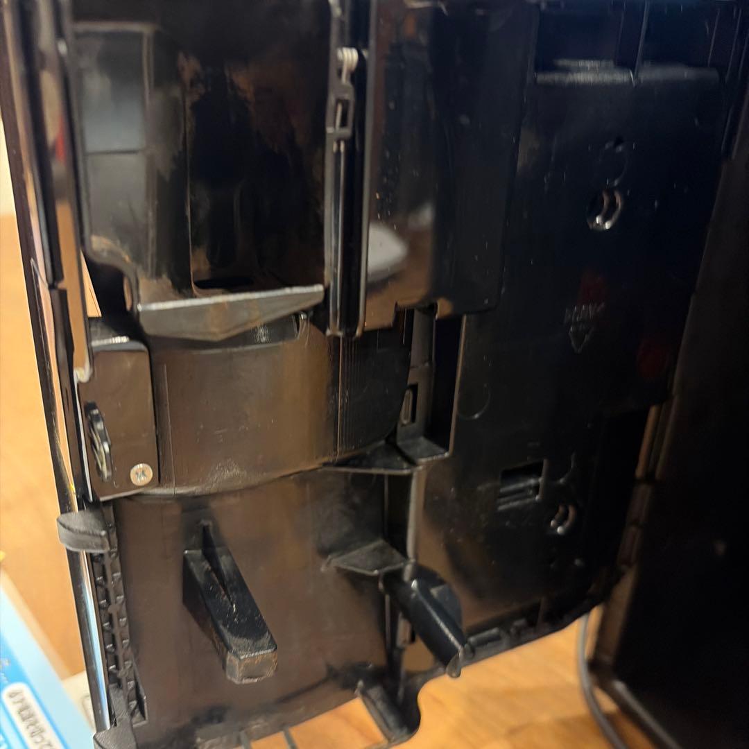 デロンギ　全自動コーヒーマシン