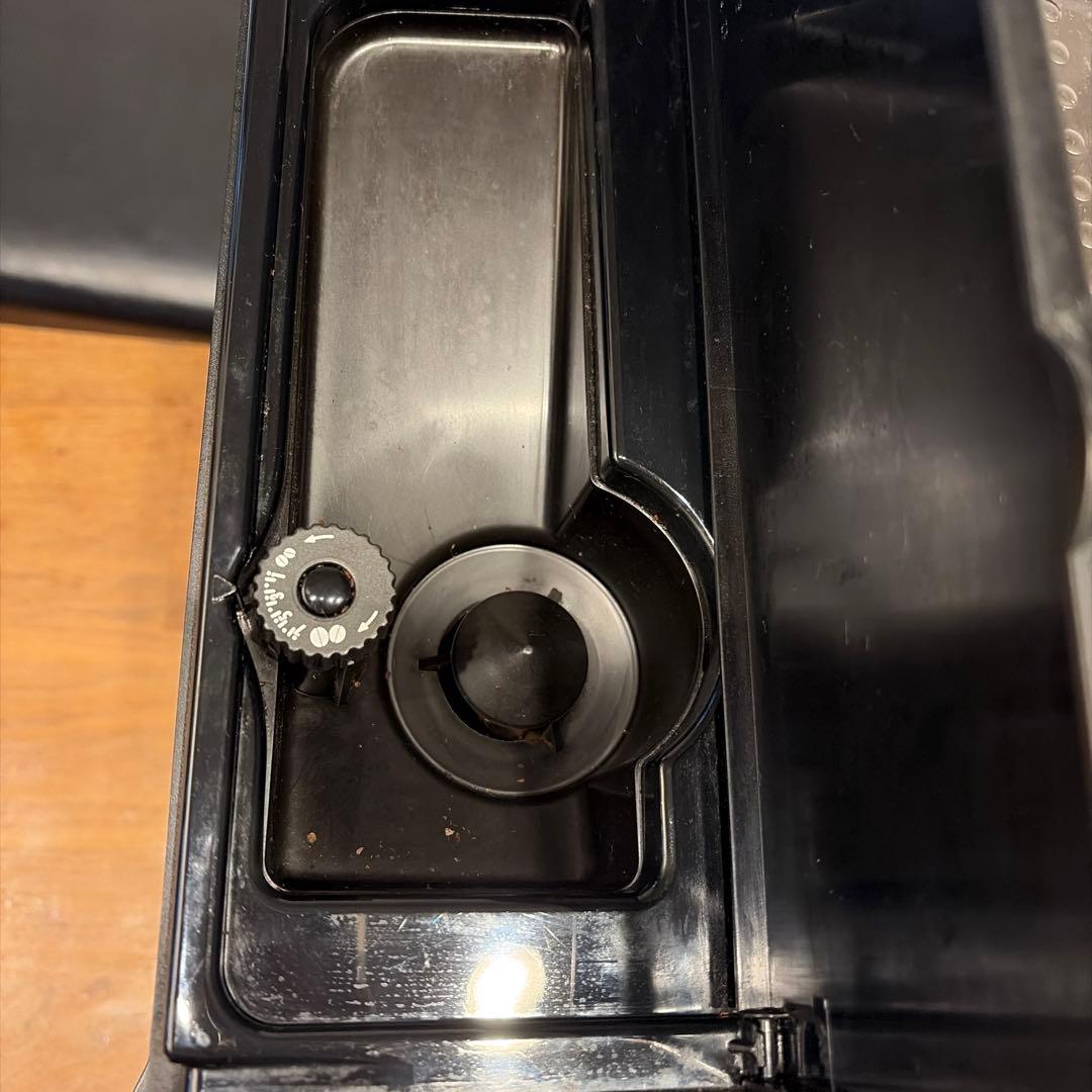 デロンギ　全自動コーヒーマシン