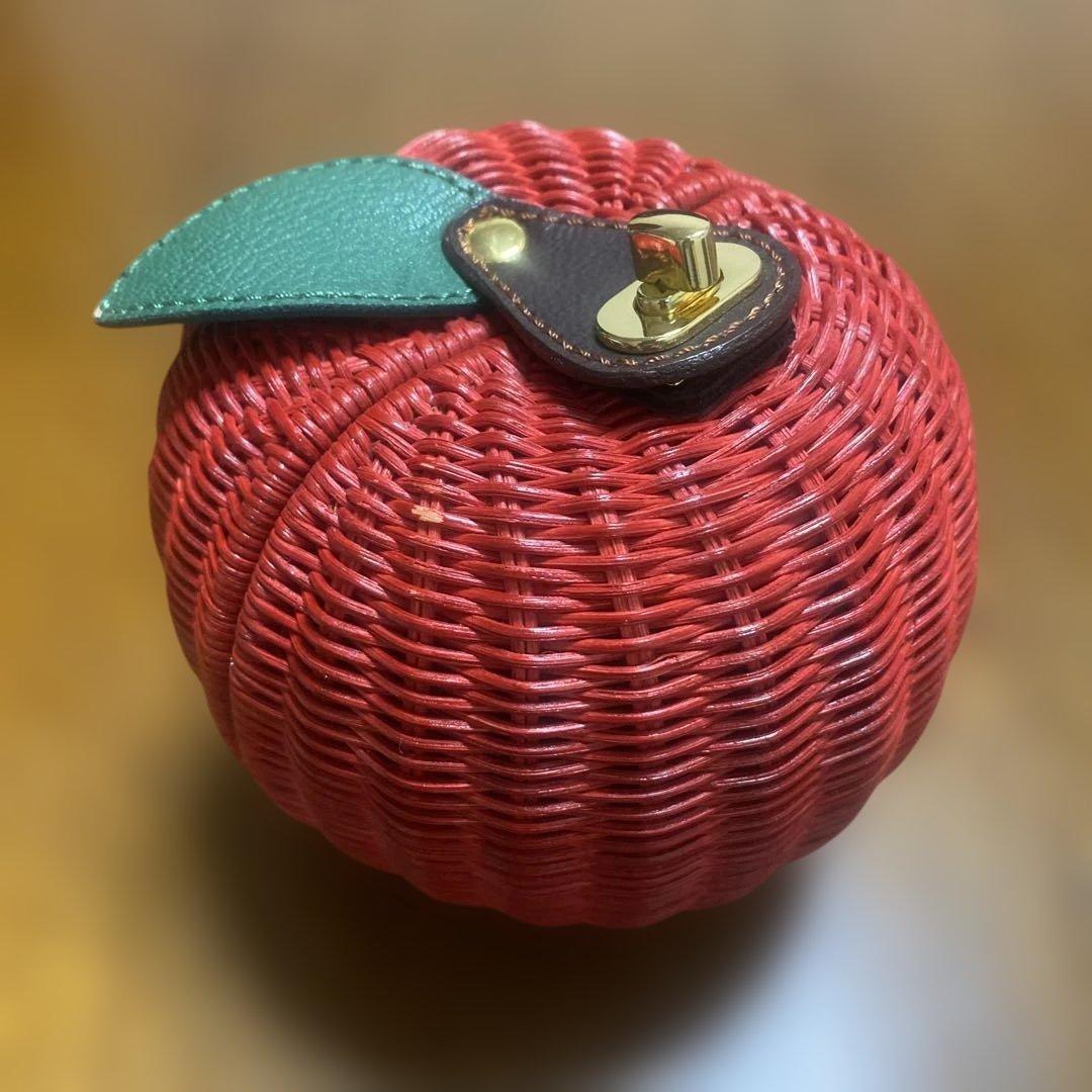 ファミリア　リンゴ　ポシェット