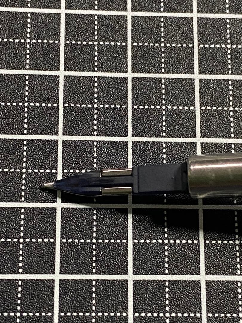 PILOT CAPLESS Kasuri 黒　万年筆　字幅M