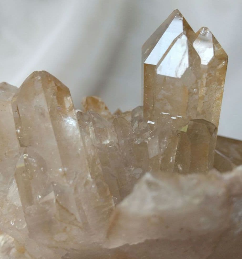 ブラジル産 虹入り スモーキータンジェリンクォーツ クラスター L