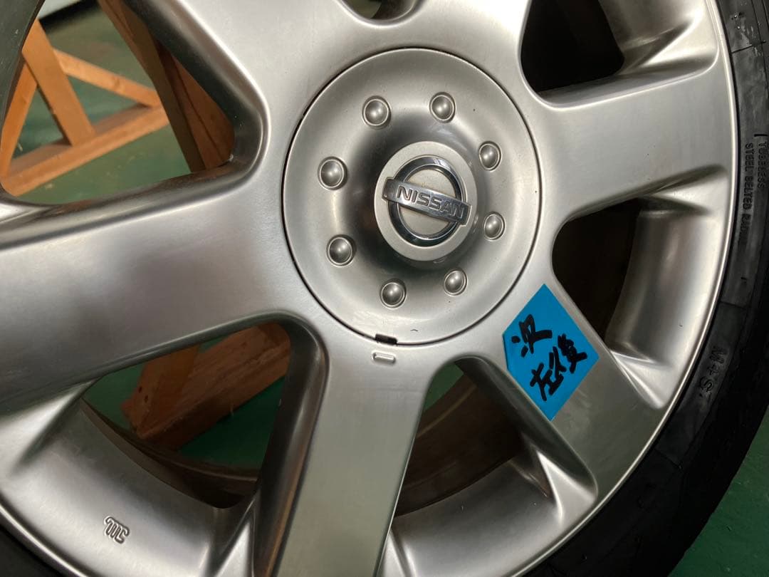 215/60/17 エルグランドE51純正アルミ付きスタッドレスタイヤ