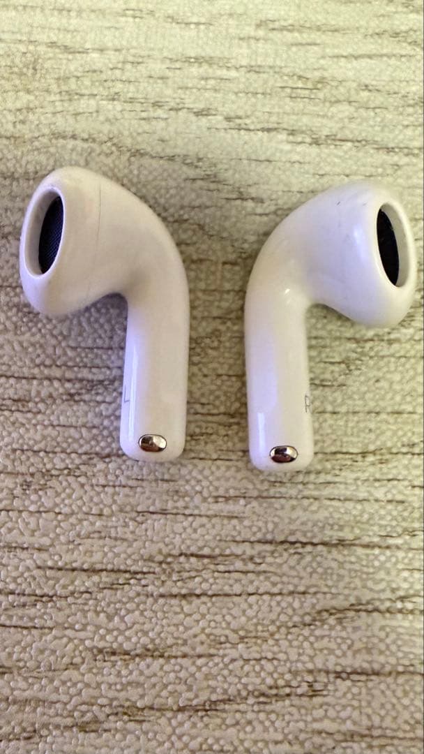 Apple AirPods 4 アクティブノイズ キャンセリング搭載＋ケース