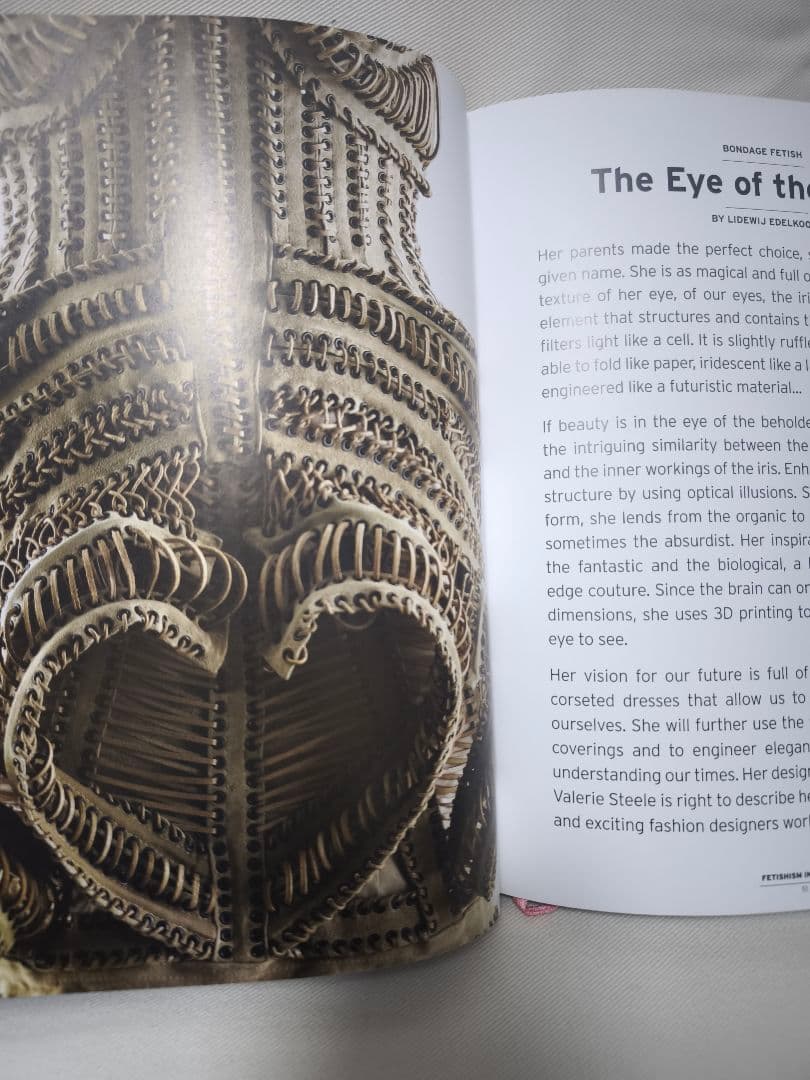 洋書 Fetishism in Fashion Lidewij Edelkoort
