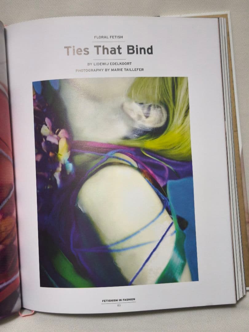 洋書 Fetishism in Fashion Lidewij Edelkoort