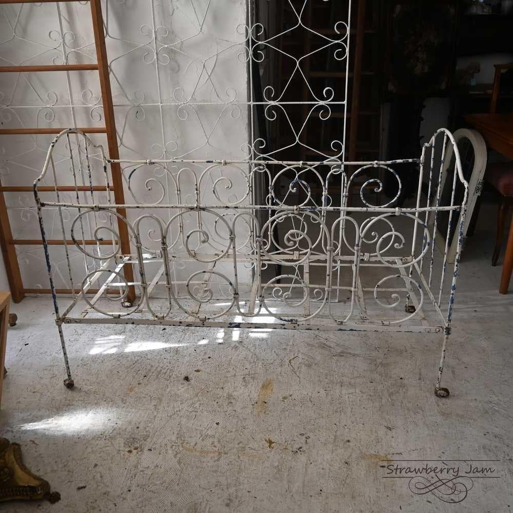 L3710-90 フランスアンティーク アイアン ガーデニング ベビーベット