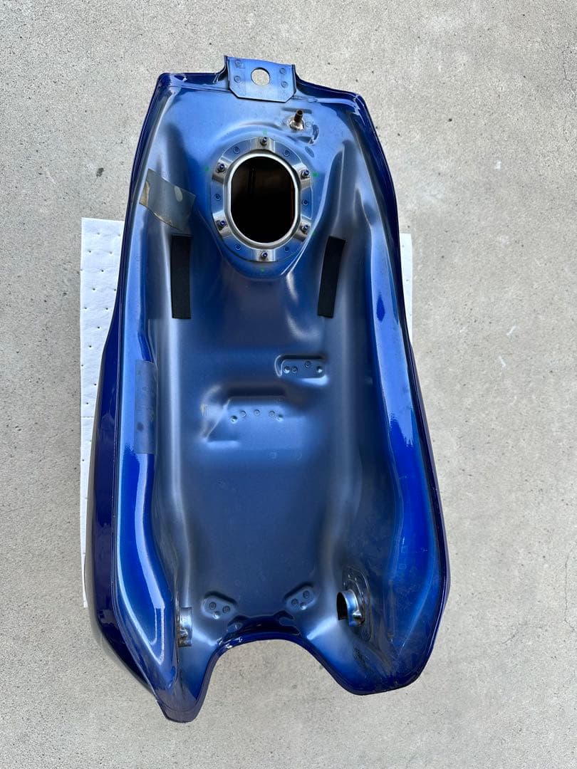 CB1100 燃料タンク