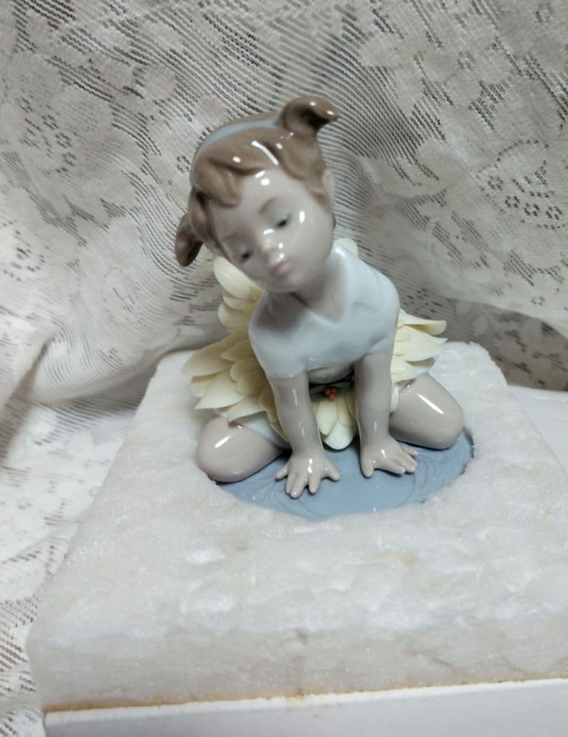 リヤドロ6691 　デイジー　花弁スカート