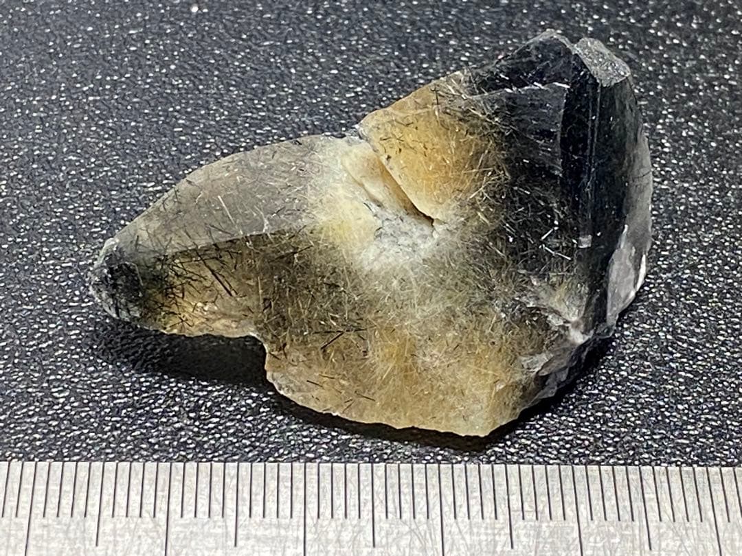 ザギ水晶　ザキ鉱山　ザギマウンテンクォーツ　ルチル入り　24.2g
