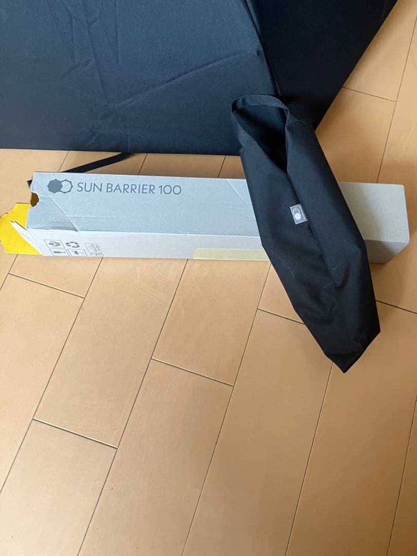 サンバリア1003段折りたたみ傘ブラック無地