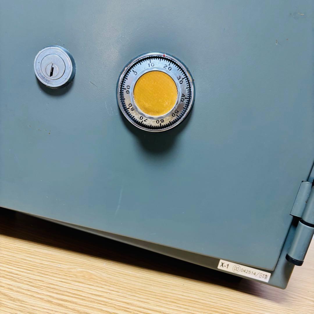 キング工業株式会社 とびら付き耐火庫　耐火金庫 セキュリティ日本製　送料込み