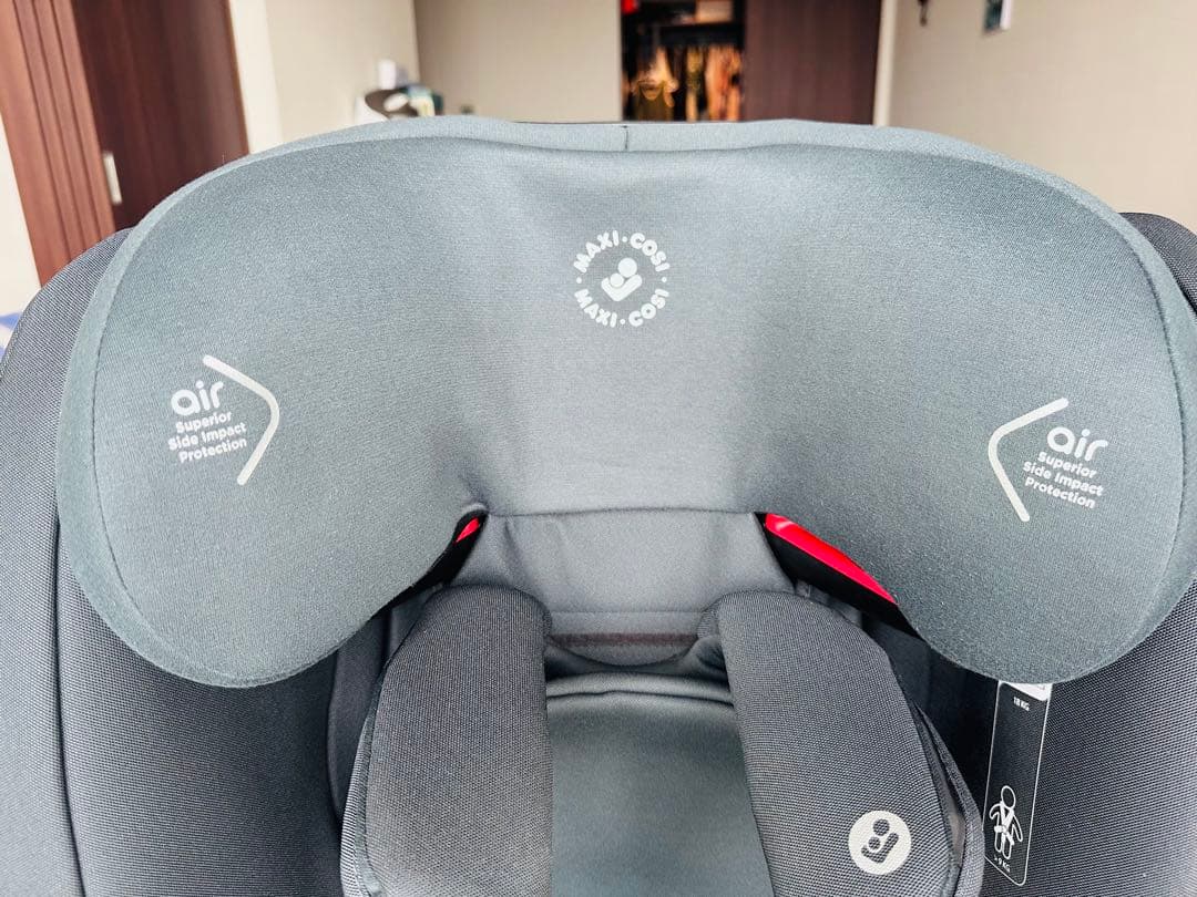 にし　Titan Pro 車用チャイルドシート ブラック