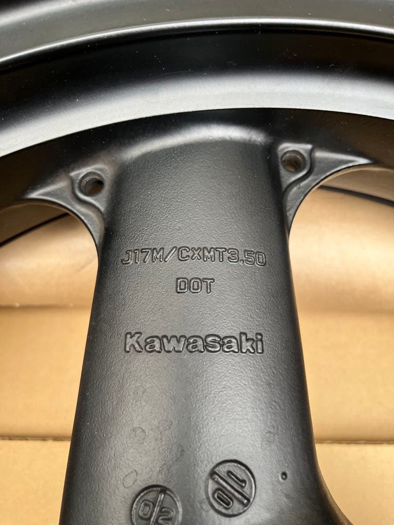 zrx1200フロントホイール　zzr1100D zx11流用