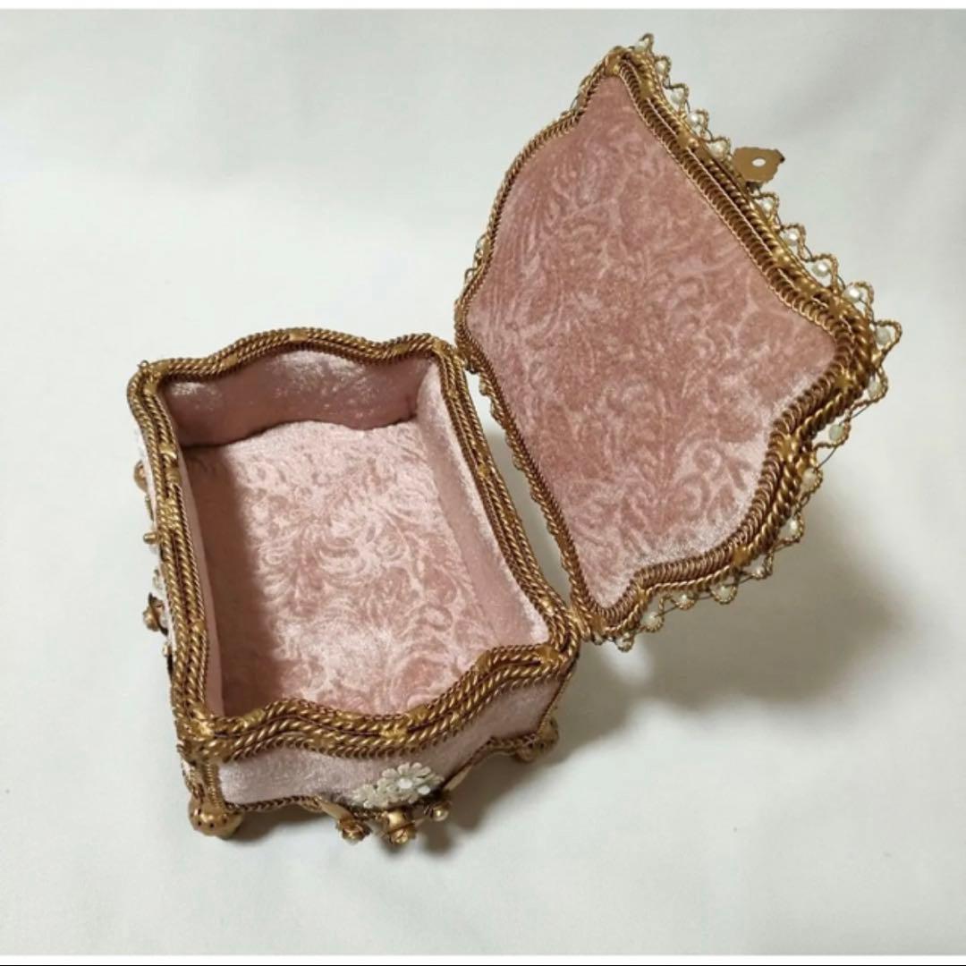 アンティークジュエリーボックス 薔薇 パール ゴールド ベロアピンク 花②