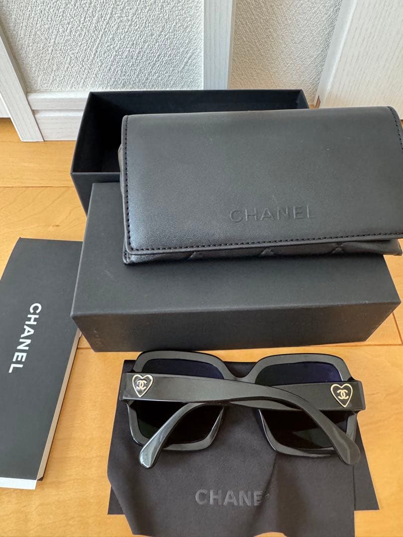 美品CHANEL CH5479/C501S4 シャネルハート ブラックサングラス