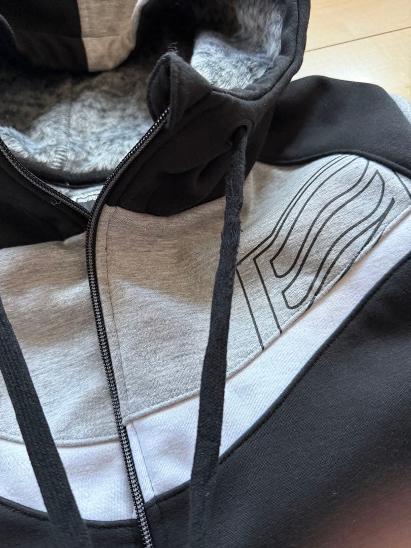 フード付きジャケット L 黒とグレー