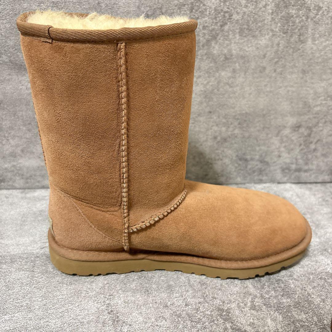 美品　UGG クラッシックショート　23cm ムートンブーツ