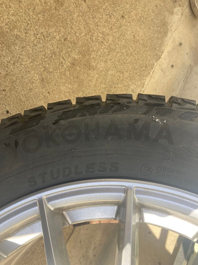 YOKOHAMA G075 スタッドレスタイヤ 18インチ