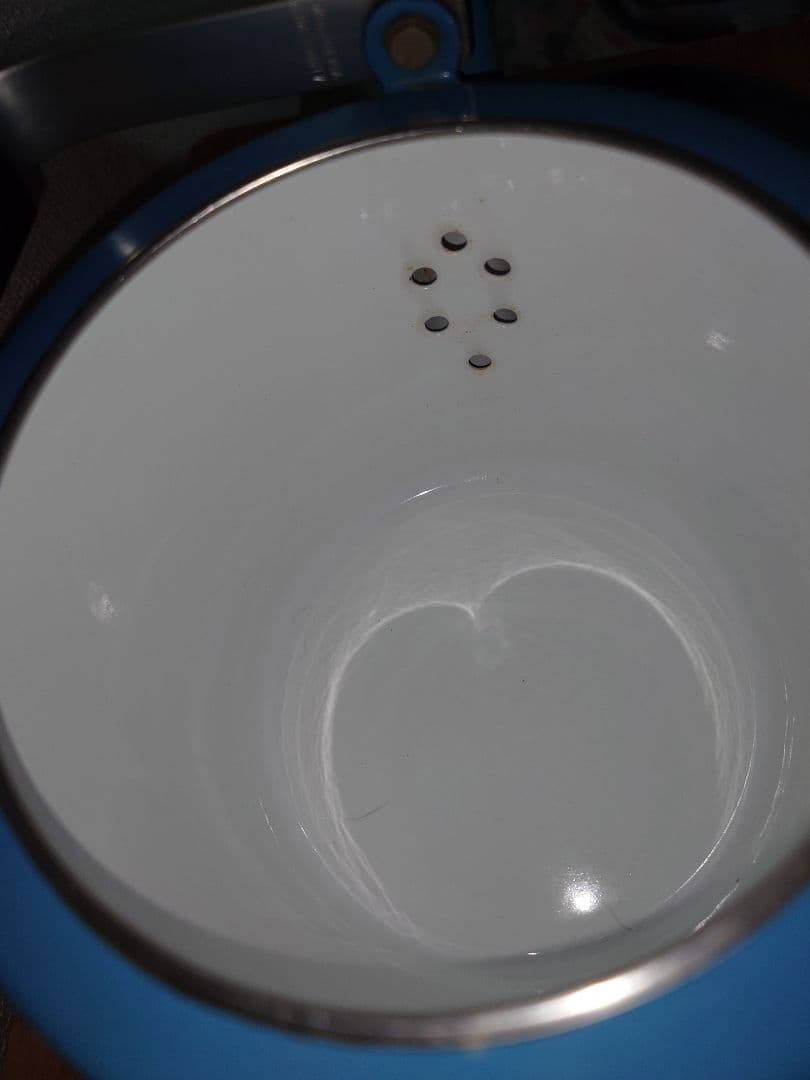 キャサリンホルム 青色のロータス模様のケトル