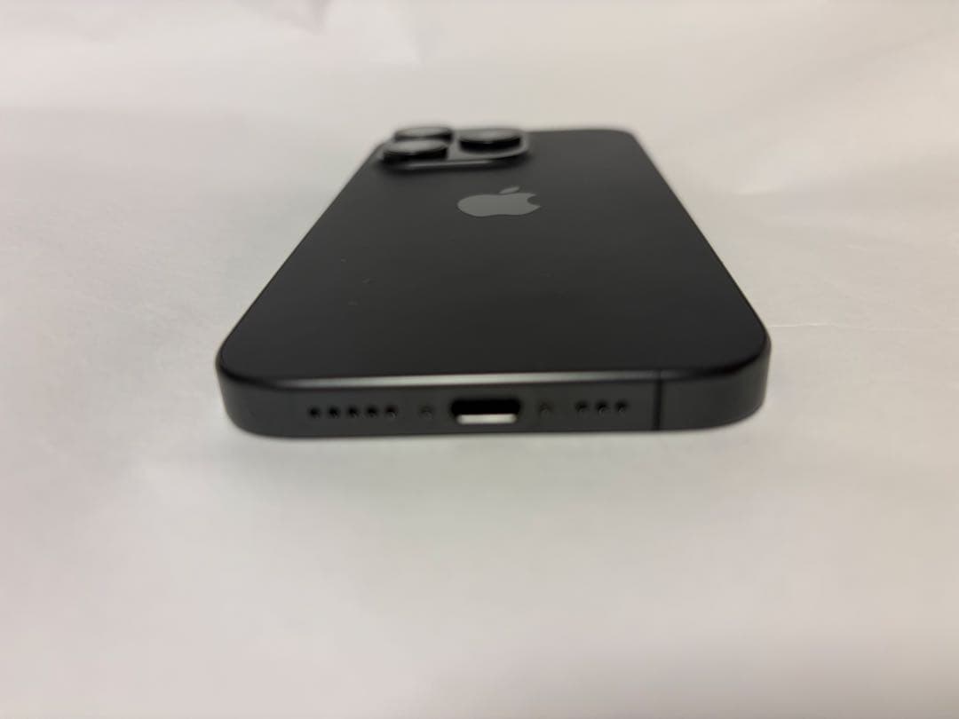 iPhone 15 Pro 512GB ブラックチタニウム 美品 フィルム付