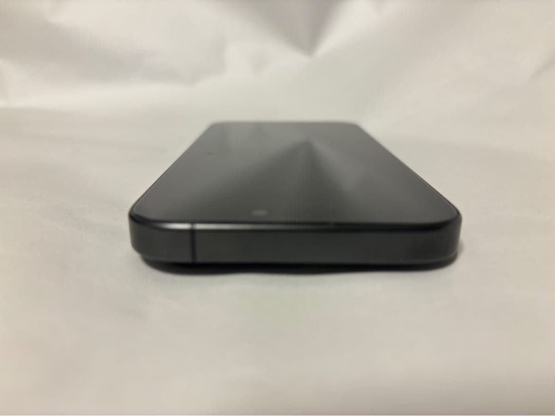iPhone 15 Pro 512GB ブラックチタニウム 美品 フィルム付