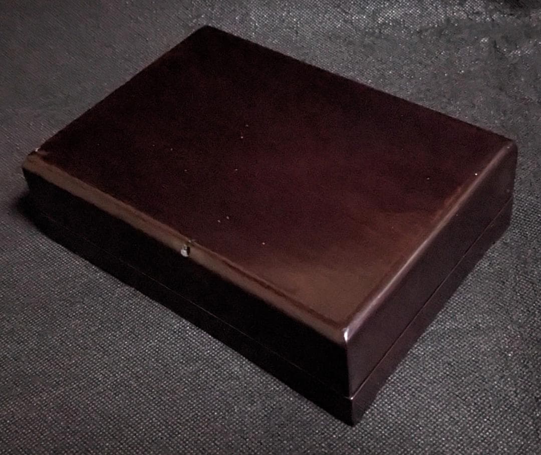 【ゆう】　◆波板石の雄勝時代大硯（金星点）◆松花江緑石硯（縞絲紋潤緑美石）