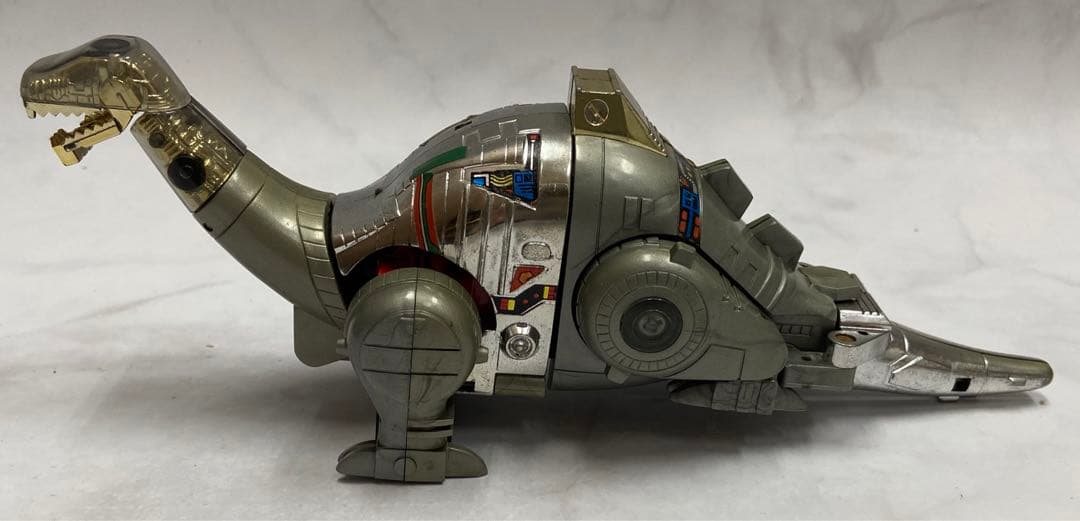 恐竜ロボ　ブロントザウルス