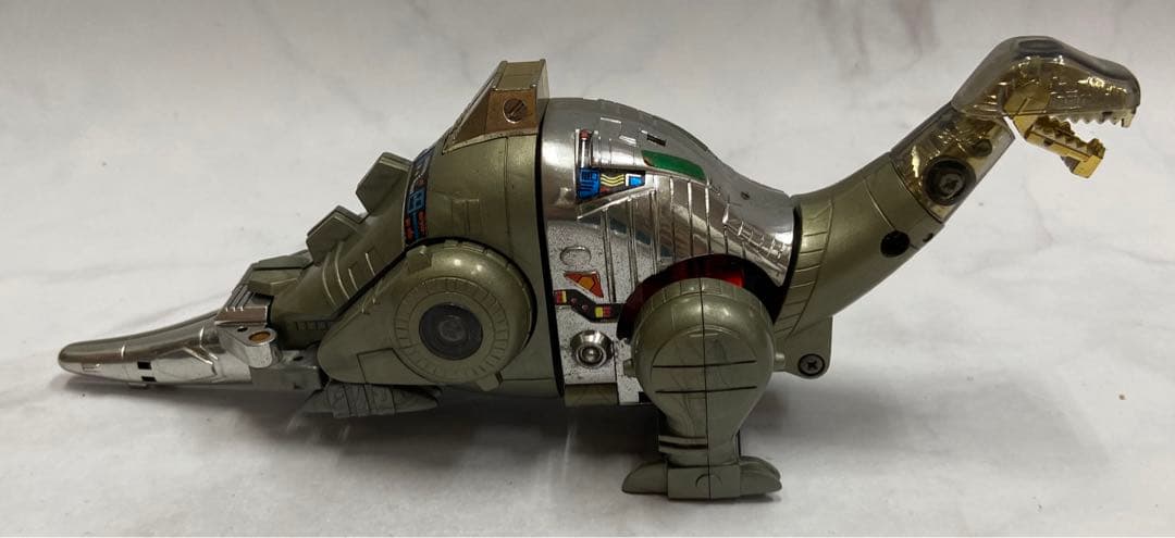 恐竜ロボ　ブロントザウルス