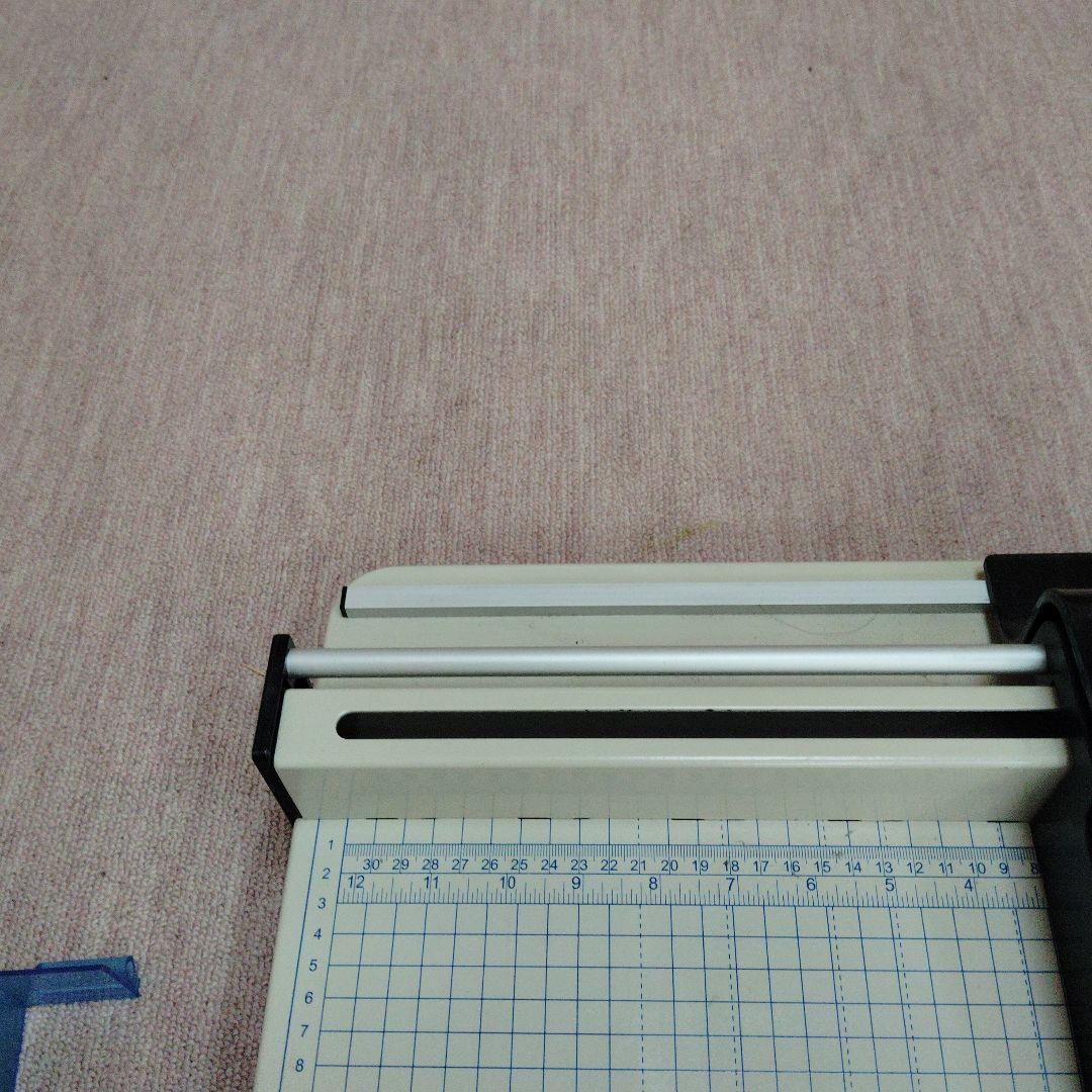 A4 手動裁断機 グリッド付き