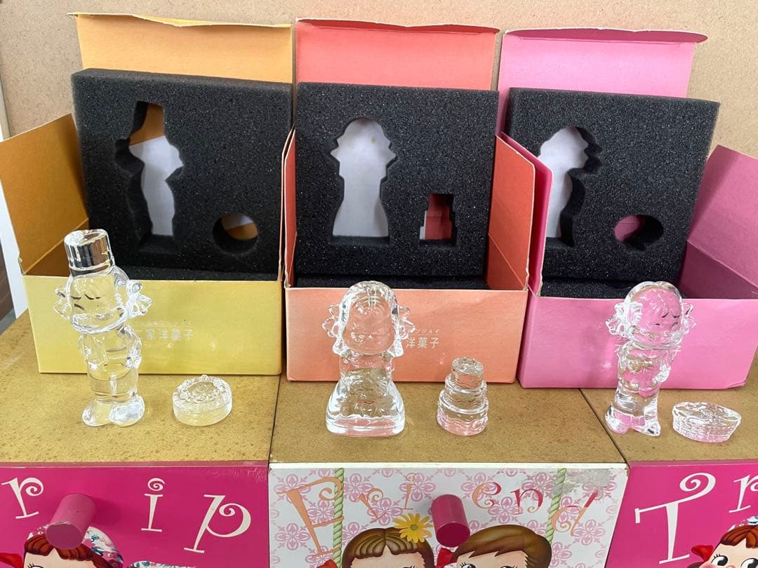 アンティーク　ペコちゃんガラス置物5種