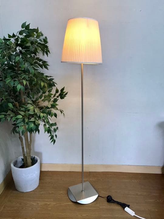 管122☆フロアーランプ☆スタンドライト☆踏みスイッチ
