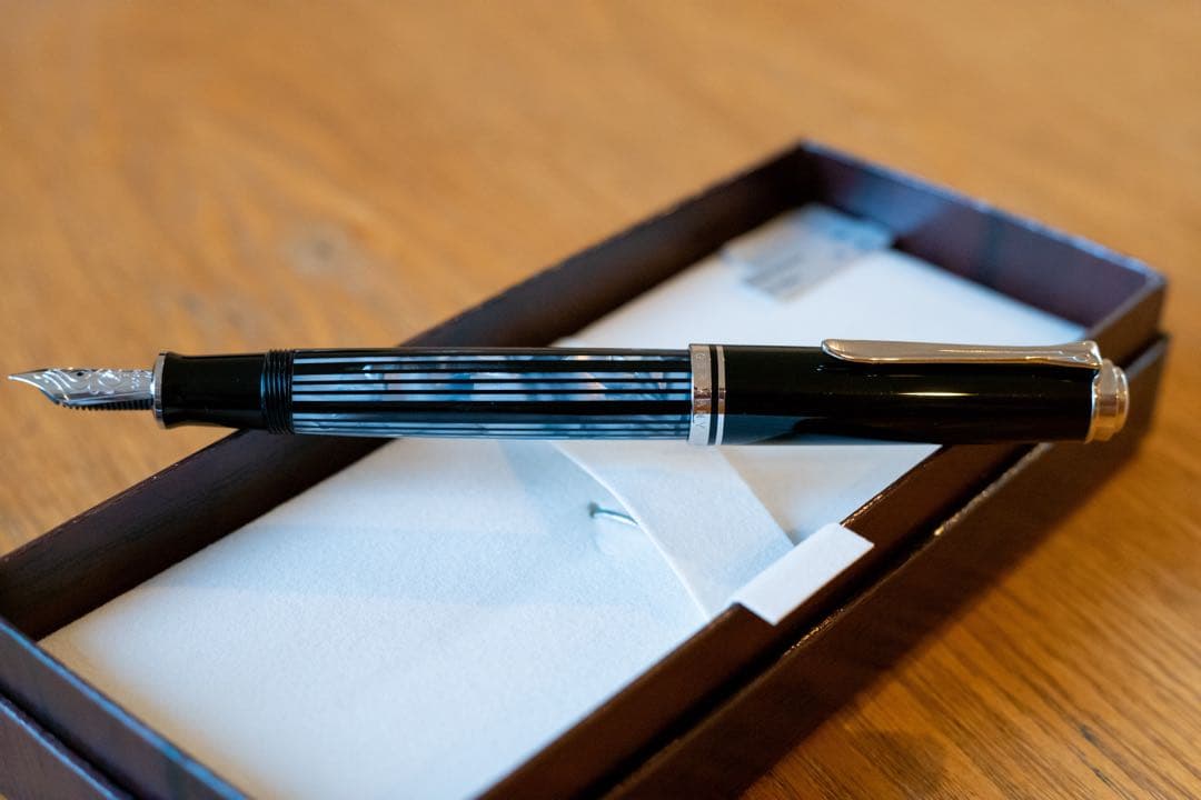 ペリカン 万年筆 M605 トータスシェルブラック 字幅M