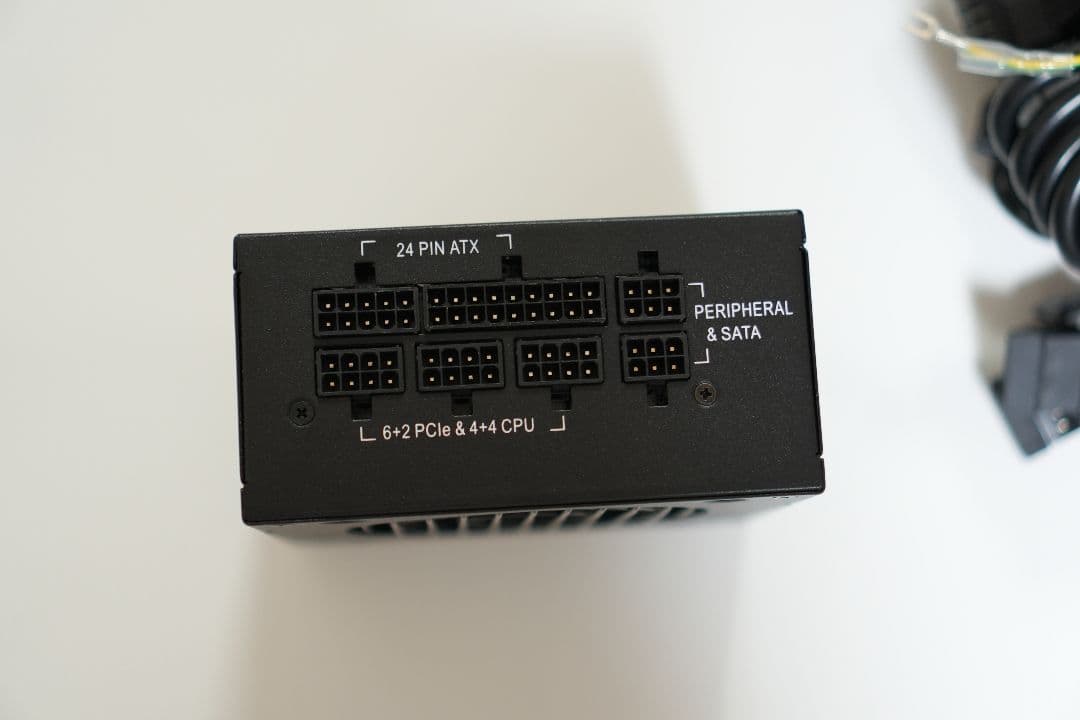 CORSAIR SF450 SFX 450W電源 80PLUS プラチナ認証