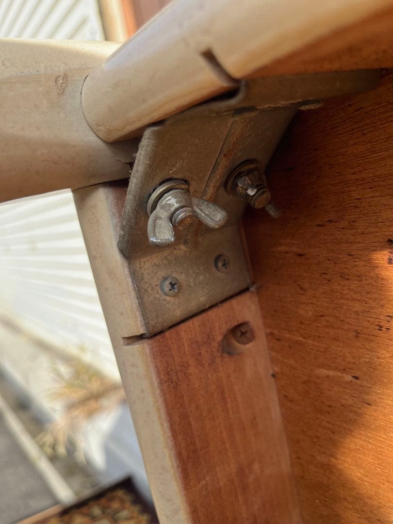 ダイニングテーブル インテリア 花柄 ホワイト 白 正方形 昭和レトロ