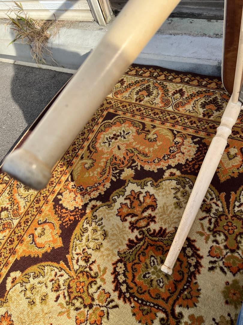 ダイニングテーブル インテリア 花柄 ホワイト 白 正方形 昭和レトロ