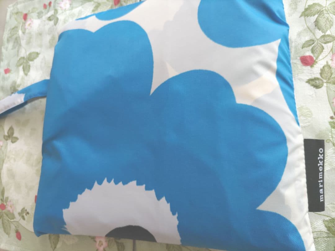 新品未使用未開封マリメッコmarimekkoレインポンチョ　ウニッコ　国内正規品