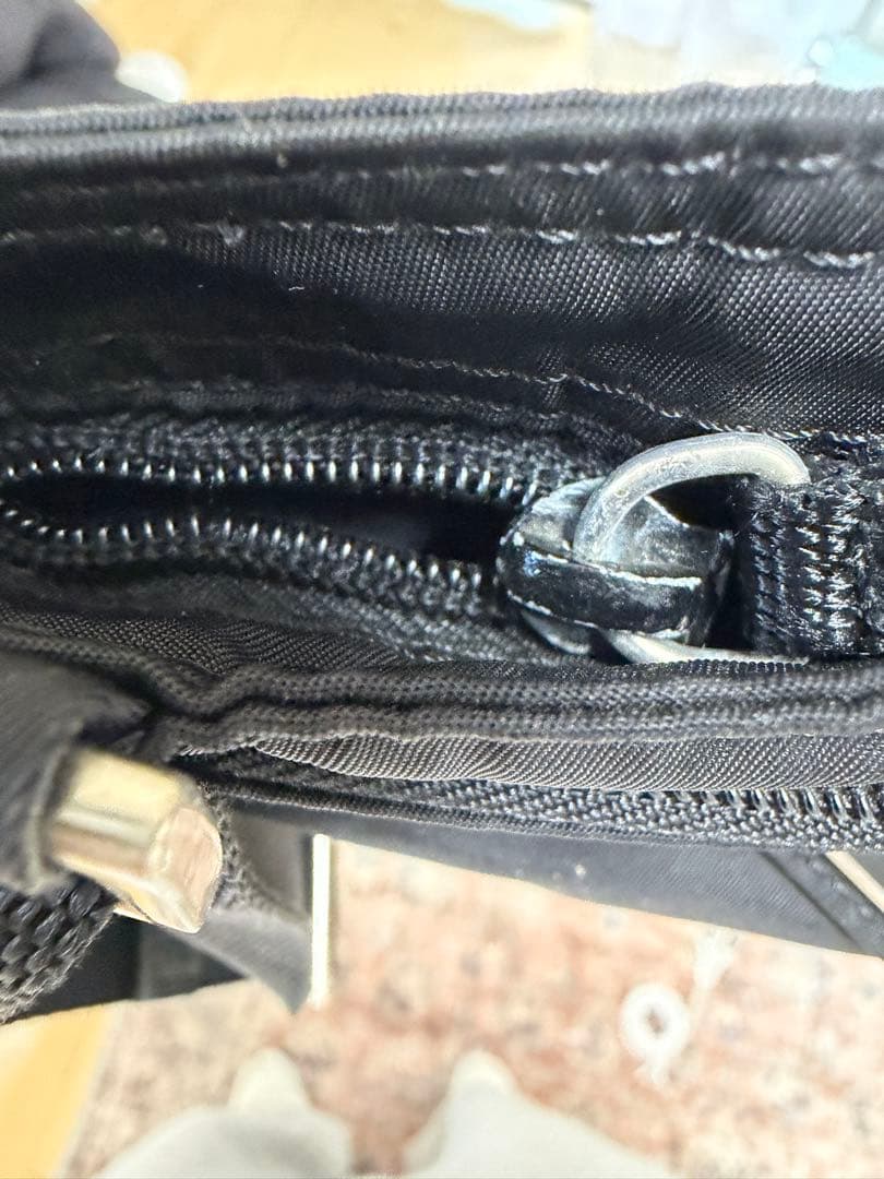 リ*ナ様 PRADA サコッシュ　　セール