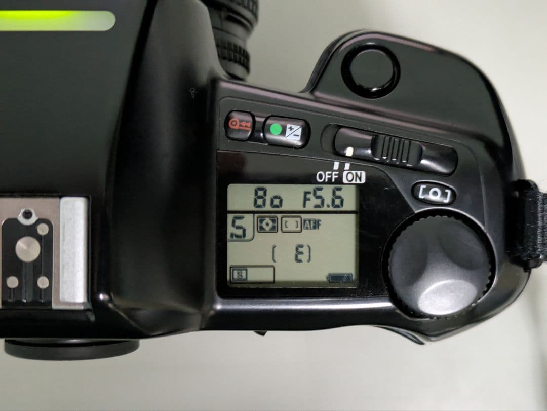 Nikon F90X　MB-10 AF28-70mm 付