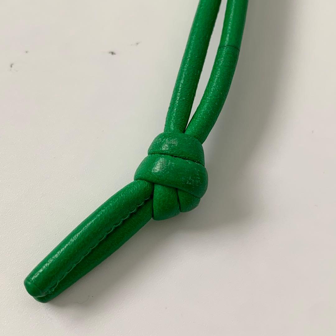 ボッテガヴェネタ　トライアングル　キーリング　ネックストラップ　レザー　グリーン
