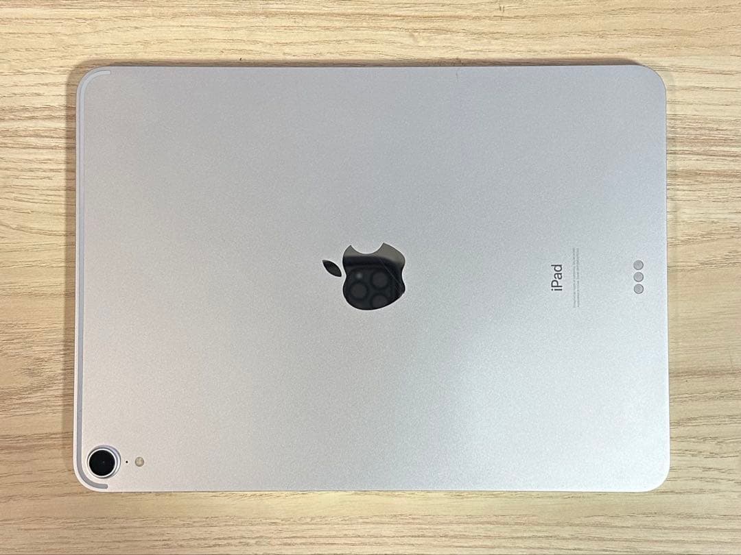 箱有 iPad Pro 11\" 純正 Pencil Magic Keyboard