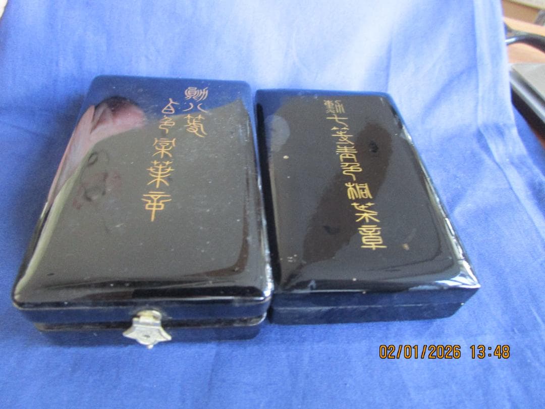 勲章　勲八白色桐葉章　他1点　2箱　日本の勲章2個セット　その2