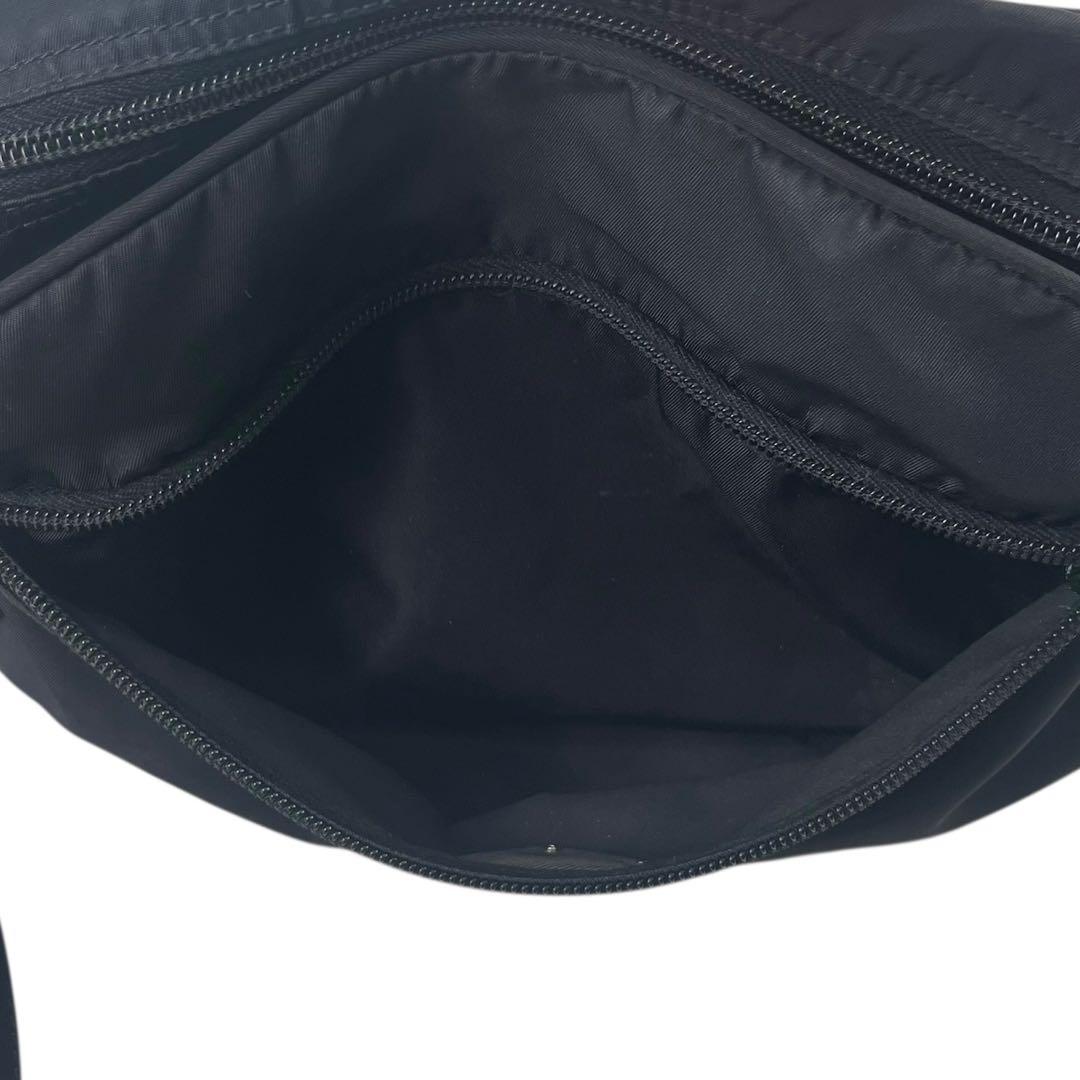 美品✨PRADA プラダ ショルダーバッグ カメラバッグ 三角プレート 黒