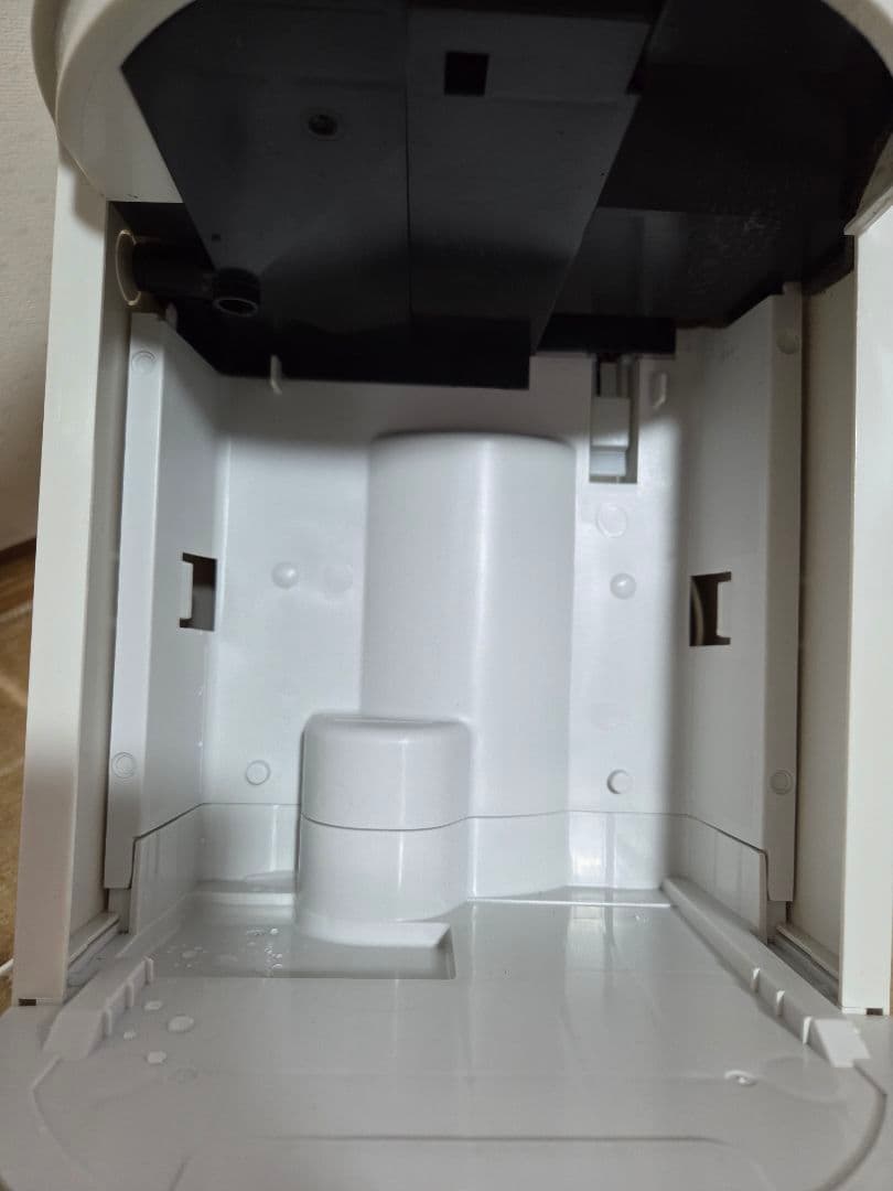 コロナ　除湿機 CD -P6322-W【2022年製】